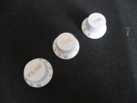 KNOB PLÁSTICO BRANCO TONE OU VOLUME R$3,00